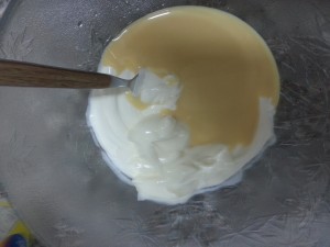 beating cream, cm, yogurt, mayonaise