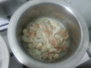 boiling chicken chunks